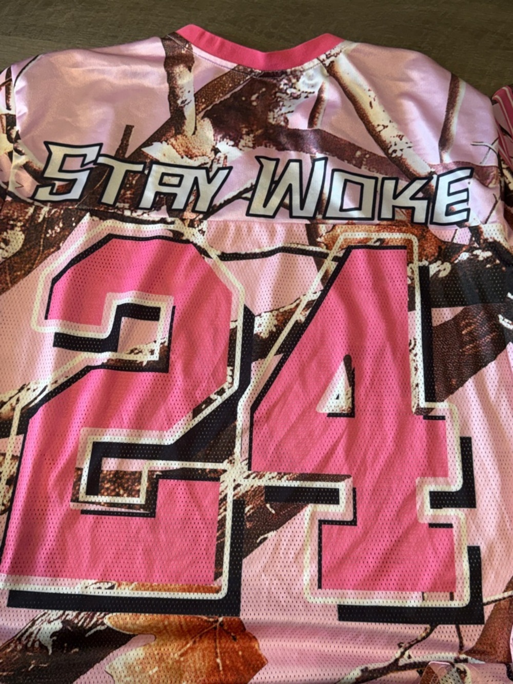 ROMWE "Stay Woke" Pink Camo Graphic Jersey NWT - Size Large - Picture 6 of 12